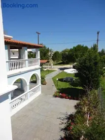 Lazanis Studios Apartments - Image 2