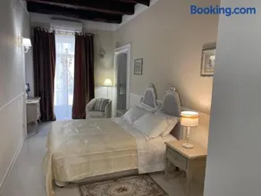 Le Rose Inn - Image 1