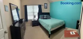 Trunks up! Spacious home ready for a fun time! - Image 4