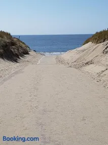 Romantisch Huisje nabij het strand met uitzicht op de tulpenvelden - Image 3