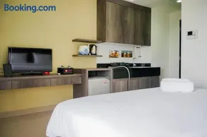 Cozy and Sweet Studio at Paramount Skyline Apartment By Travelio - Image 5