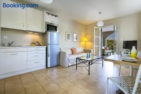 Windward Suite at Captains Guesthouse - Image 2