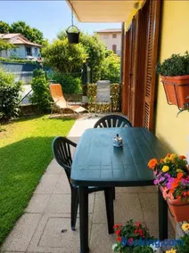 House of Camellias - Ground Floor with Garden - Image 1