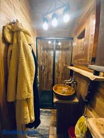 Oskar's Shepherd's Hut at Snug Hollow - Image 5