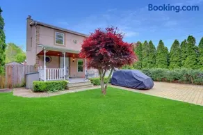 Gateway to the Hamptons in Mastic Beach - Image 3