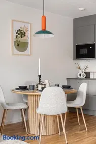 La Nordic Chic with free parking - Image 3