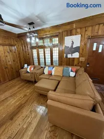 The Carraige House of Mount Vernon - Image 3