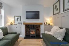 Luxurious renovated cottage with log burner - Image 5
