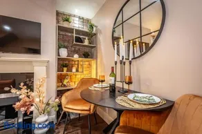 City Escape Waterford City Sleeps 6 - Image 3