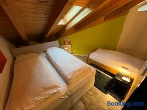 Dachwohnung mit Balkon am Brienzersee, Brienz BE - Image 1