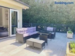 Family Retreat with Pool Near Pymble Station - Image 5