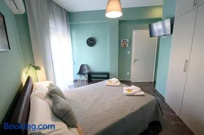 Smart renovated studio downtown Athens - Image 2