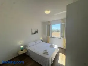 Appartamento in Villa con Piscina - Vicino al Mare - Image 3