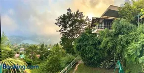 Magpie Retreat - Image 1