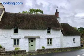 Cosy thatched Cottage sleeps 6 near Portscatho! - Image 1