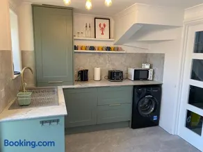 4 Bed House in Lovely Cornish Town - Image 3
