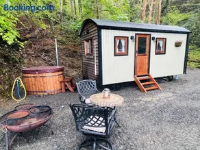 Glamping Huts in the Heart of Snowdonia - Image 4
