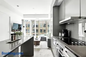 Modern 1BR Downtown Walk Everywhere - Image 3
