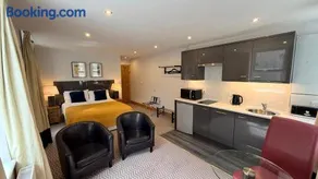Crystal House - Image 3