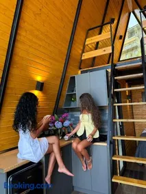 Orange Cottage - Image 2