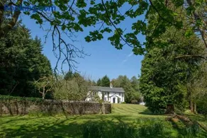 Strathendrick House Magnificent property with Garden - Image 3