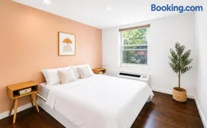 The Modern Harlem Retreat - Image 1