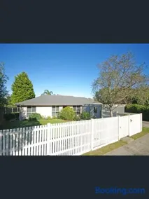 ravenhill house - Image 4