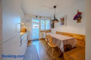 Latschüel by Arosa Vacations, Familienwohnung im Zentrum mit Privatparkplatz - Image 5