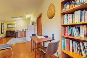 Island Artist Studio - Image 4