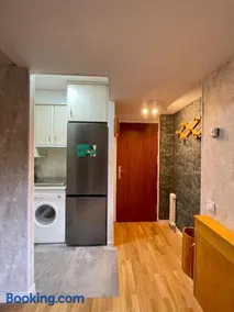 Acogedor Apartamento de 2 dormitorios con plaza de garaje - Image 2