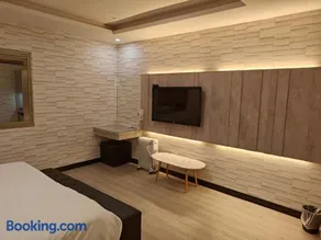 Tou Yuan Motel - Image 1