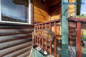 Elk Meadow Cabins 9A Prairie Creek Suite - Image 2