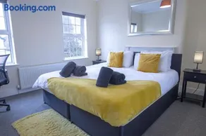 Family house in Farnborough - Image 2