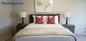 Phoenix I, Minutes to Airport and Downtown - Image 1