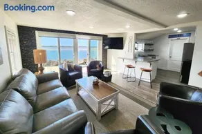 Alsea Bay Cottage with Hot Tub! The Retreat - Image 1