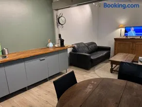 Petite maison indépendante avec parking - Image 4