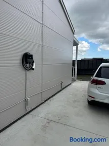 Coastal Sanctuary, Spa, EV friendly, Pet Firendly with Fireplace, wood provided Just 50m to Kilcunda Beach and 100m to the Ocean View Hotel The Sticks and Copper Door Kitchen Accessibility Friendly - Image 2