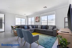 Barefoot2Beach Swan BnB Management - Image 1