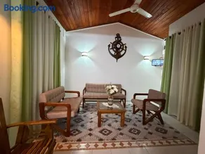 Lilly Avenue Retreat -Luxury Family Villa - Image 2