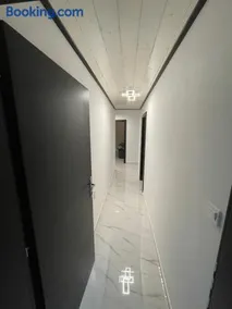 Second home apartment - gold - Image 2