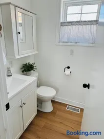 NookSide Nest Studio Queen Parking Kitchenette - Image 1