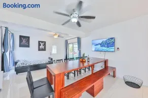 Aventura Ives Family Home - Image 5