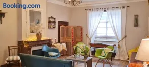 Maison charmante à Mauzun avec jardin et patio fleuri - Image 1