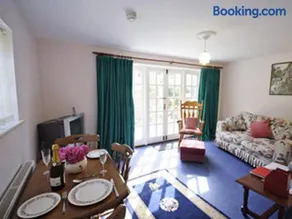 Wisteria Cottage - Image 2