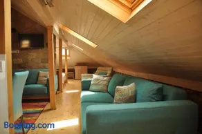 Ema Artistic House - Image 3