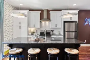 Vibrant Home in The Nations with Garage Walk to Restaurants and Shops - Image 2