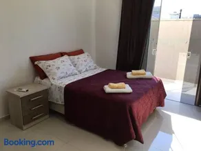 Casa confortável em condomínio - Image 2