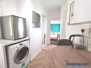 Cosy Self Contained Annexe - Image 1