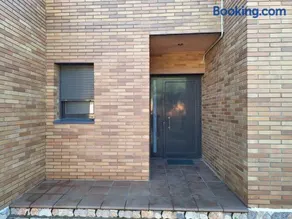 Family-friendly house 20' from Barcelona - Image 2