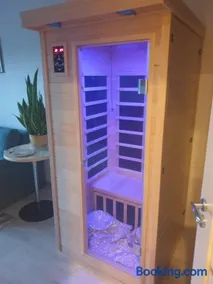 Garden Studio by the Lake with Air-Con and Infrasauna - Image 5
